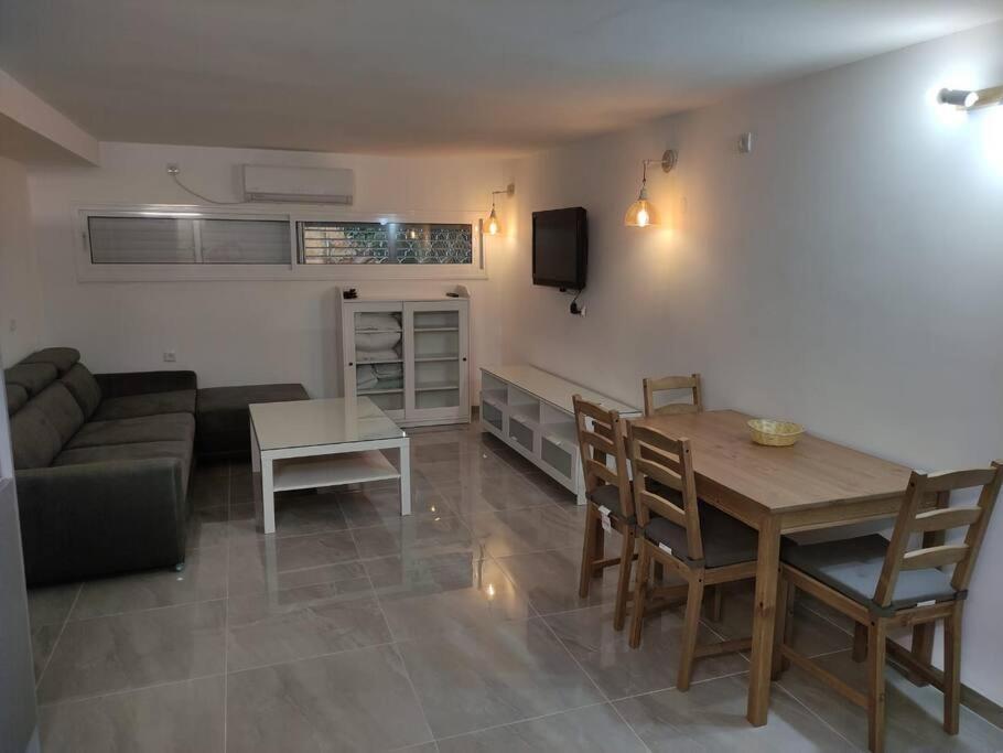 יחידת אירוח חדשה ומקסימה בכרמיאל Apartment Ngoại thất bức ảnh